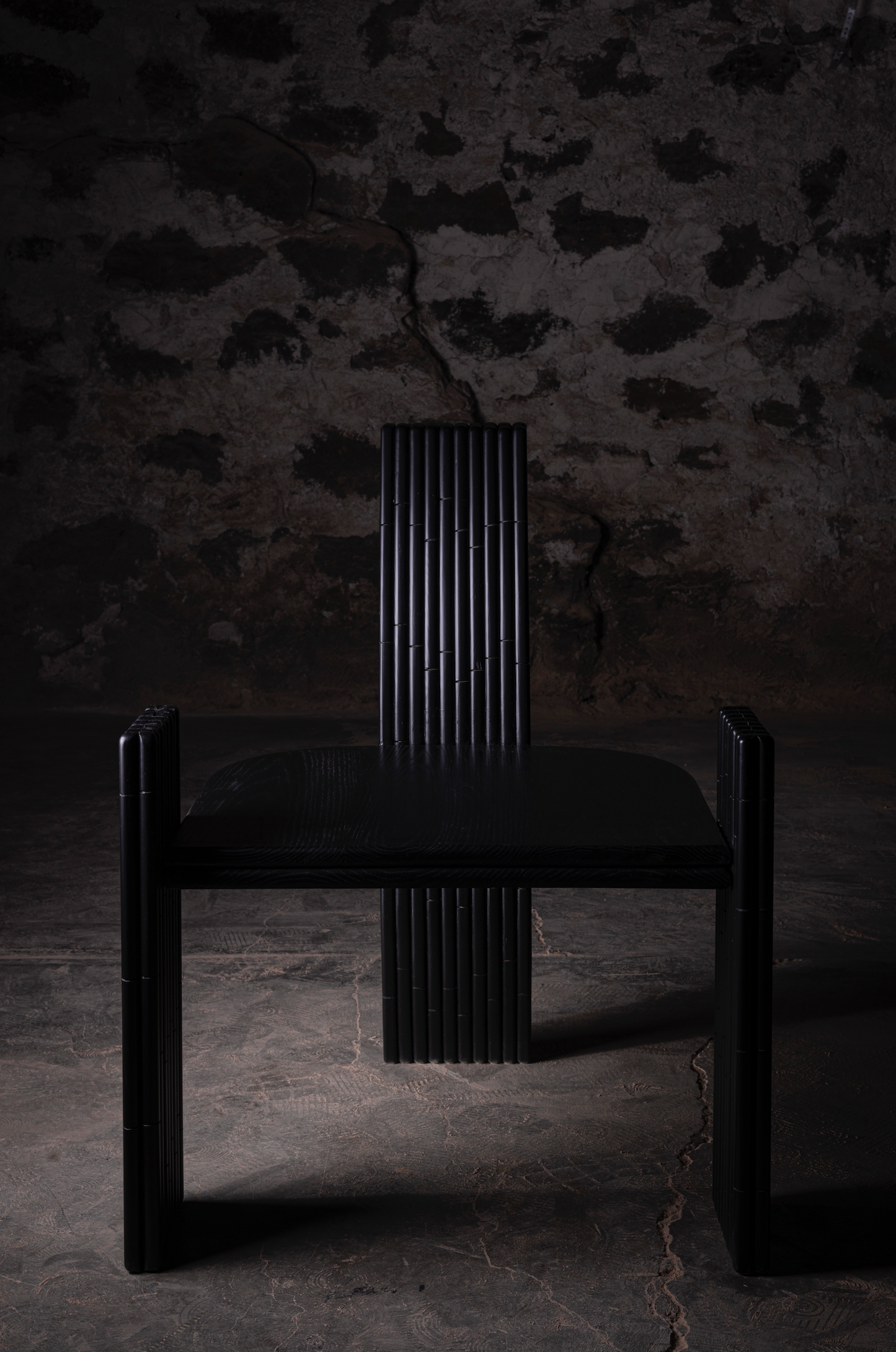 Silla de pino negro 1223