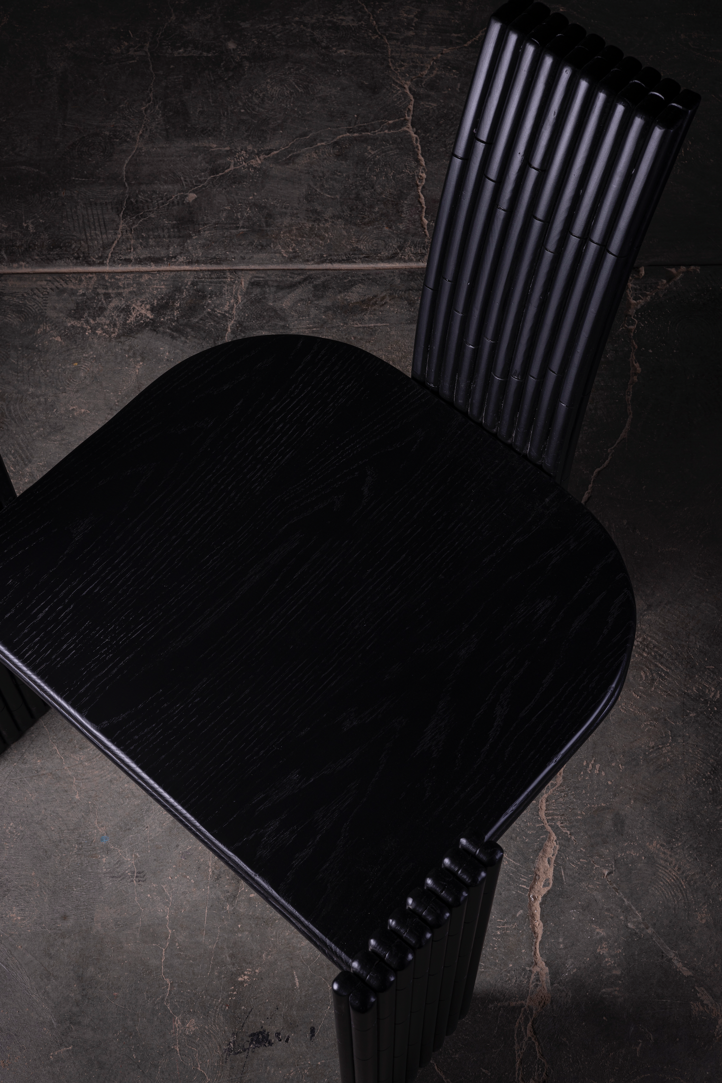Silla de pino negro 1223