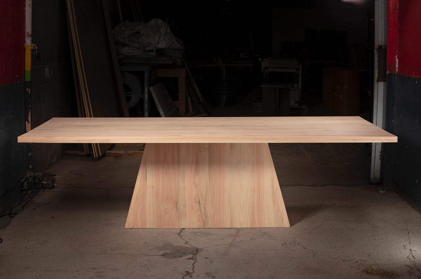 Mesa de comedor de roble rojo natural brutal