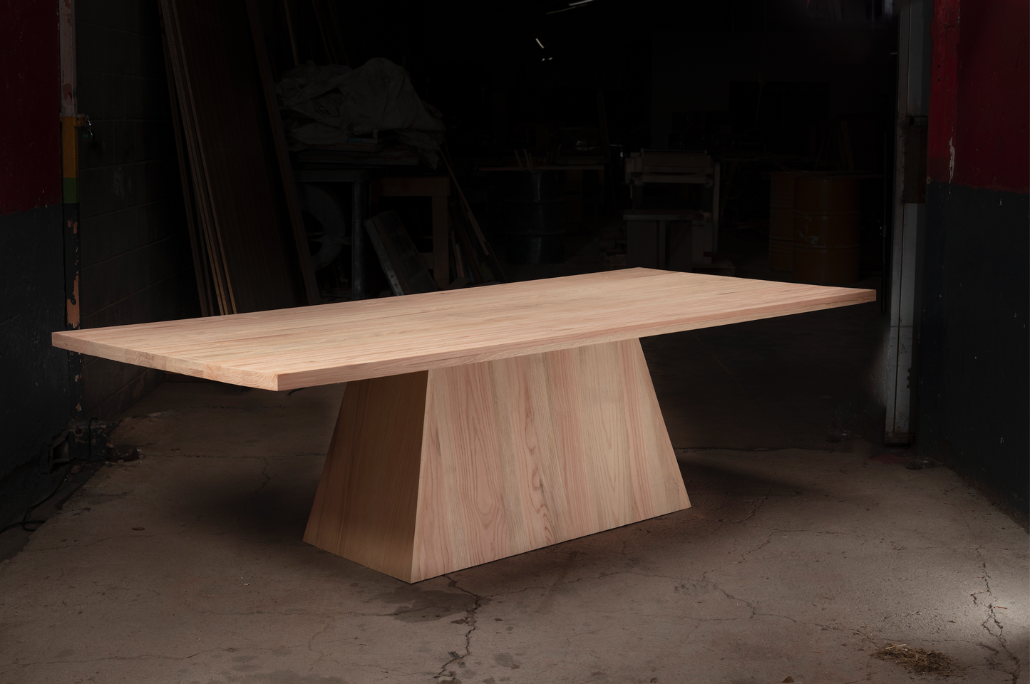 Mesa de comedor de roble rojo natural brutal