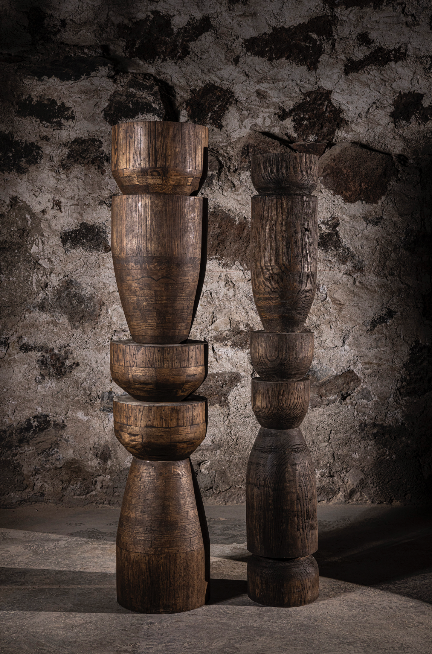Conjunto de tótems de roble