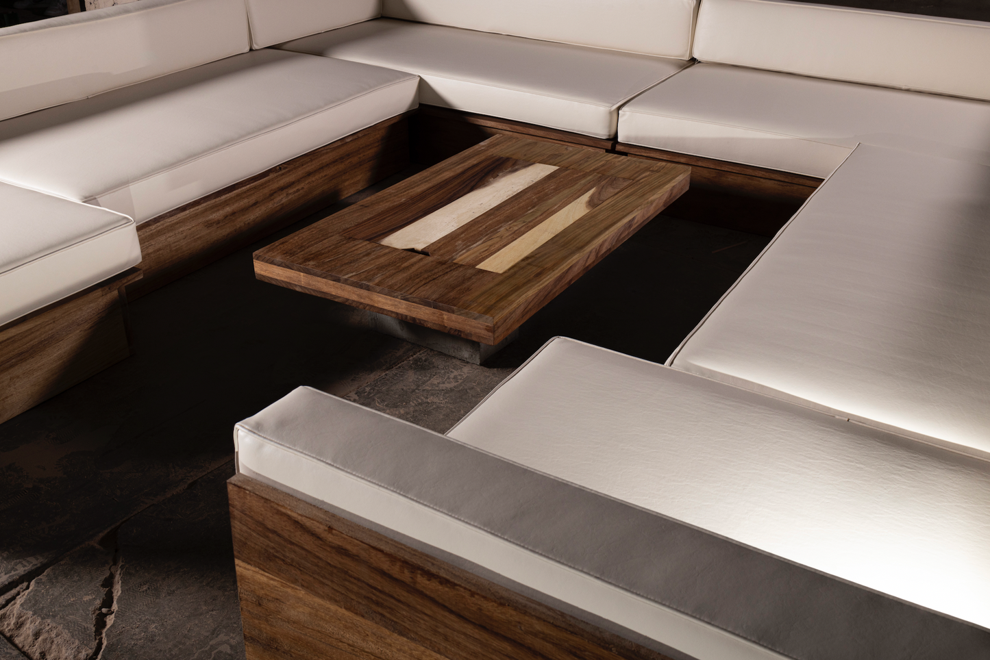 Parota Exterior U-shaped Sectional Sofa