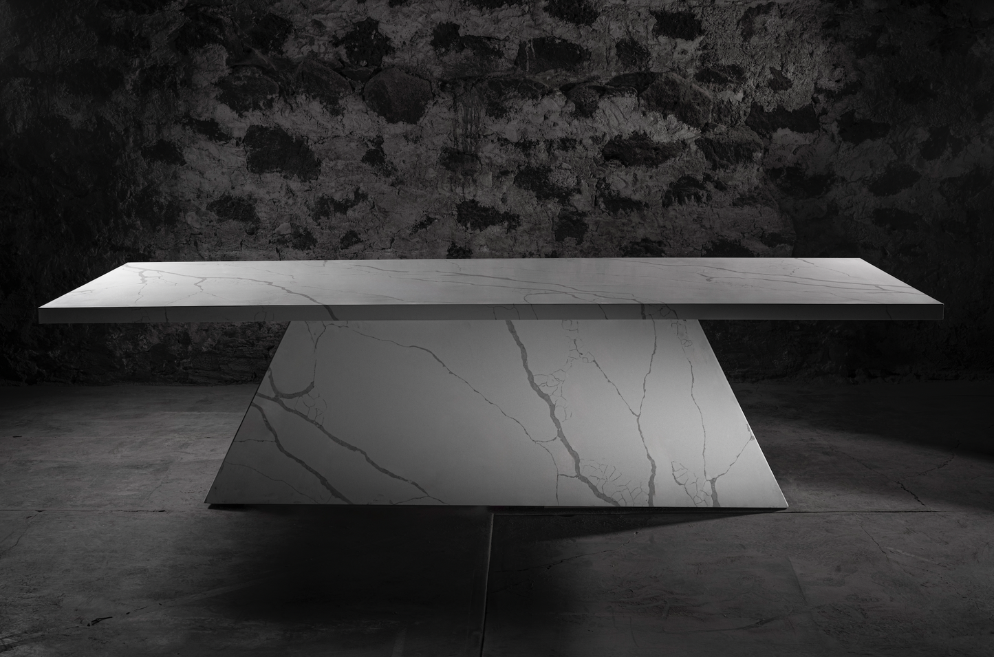 Mesa de comedor de cuarzo brutal