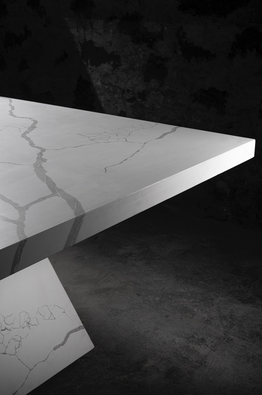 Mesa de comedor de cuarzo brutal